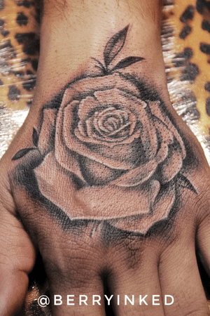 Rose on hand #hand #rose #blackandgrey #Black #blackwork 