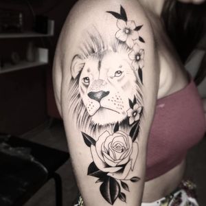 Instagram: @trutatattoostidio#liontattoo #flowertattoo #rosestattoo #tattoomanaus #tatuagemmanaus #tattooamazonas  #tattooblackwork #tatuagempretoecinza #finelinetattoo #tatuagemdelicada #tatuagemcomtracofino #tattootracofino #tatuagensinspiradoras #tatuadoram #tatuadormanaus #tatuagem #tatuagens #tatuagembrasil #tatuagembr #tatuagemam #tattoobrasil #tatuagemamazonas #tattoo #tattoostyle #rosatattoo #inked  #tatuador #tattoomanaus #manaus #finelinetattoomanaus #amazonas