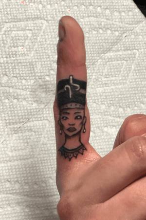 Finger tattoo egyptain 