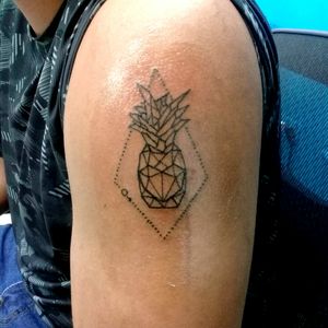 Geometric pineapple part of our #tinytatttuesdays #geometric #geometrictattoo #pineappletattoo #blankcanvasartistry 