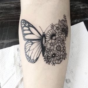 Instagram:@trutatattoostudio#trutatattoostudio #tattooflowers  #buterflytattoo #buterflies #flowers #flowertattoo #blackandgreytattoo #blackandgrey #tattoomanaus #tatuagemmanaus #tattooamazonas  #tattooblackwork #tatuagempretoecinza #finelinetattoo #tatuagemdelicada #tatuagemcomtracofino #tattootracofino #tatuagensinspiradoras #tatuadoram #tatuadormanaus #tatuagem #tatuagens #tatuagembrasil #tatuagembr #tatuagemam #tattoobrasil #tatuagemamazonas #tattoo #tattoostyle #rosatattoo #inked  #tatuador #tattoomanaus #manaus #finelinetattoomanaus #amazonas