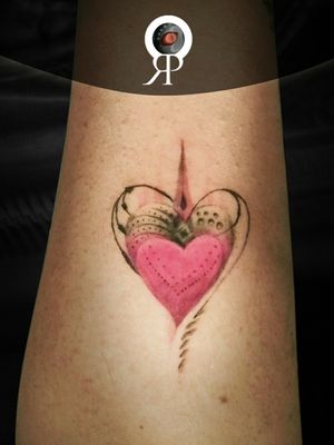 The Cyberpunk heart. Tattooed on the arm of a beautiful Peruvian girl. Thank u for Trust un my designs!