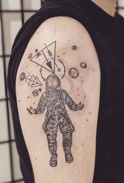 #astronaut with #geometric lines by Kong