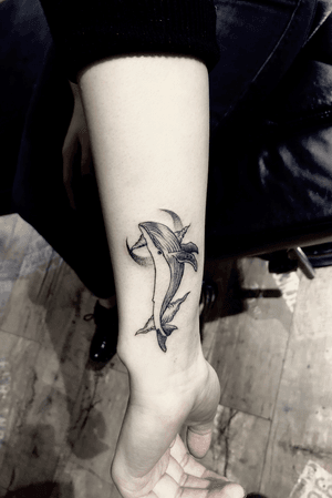 #whale #tattoo #minimal #moon #sealife #istanbul #linework #dotwork 