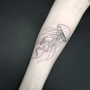 Jellyfish tattoo done by Terra Nguyen
