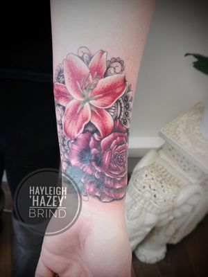 #floraltattoo #lily #rose