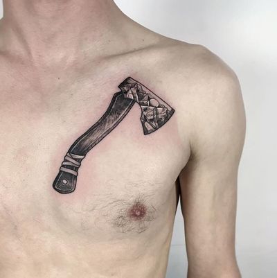  By K’Drozd Tattoo #tattooartist #besttattoos #awesometattoos #tattoosforwomen #tattoosformen #tattooidea #ignoranttattoo #smalltattoo #minimaltattoo #fineline #axe #dotwork