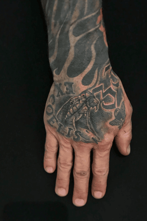 Throttle snake tattoo !#rashatattoo #snaketattoo #snakehandtattoo #handtattoo #jobstoper #blackandgrey #penticton #pentictontattoo #pentictonartist #okanagan #okanagantattoo #okanaganlifestyle