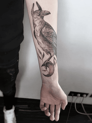 By K’Drozd Tattoo  #tattooartist #besttattoos #awesometattoos #tattoosforwomen #tattoosformen #tattooidea #ignoranttattoo #smalltattoo #minimaltattoo #fineline #darktattoo #dark #raven #dotwork