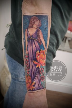 #Artnouveau #ladytattoo 