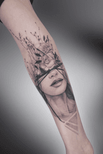 #tattooartist #besttattoos #awesometattoos #tattoosforwomen #tattoosformen #tattooidea #rose #geometric #dotwork