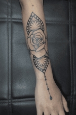 -🌹🥀. #tattoo #tattooart #tattoodesing #black #tatuaje #diseñotatuaje #dotwork #blacktattoo #mandalatattoo #mandala #rosetattoo #rose #puntillismotattoo #puntillismoart #rosatattoo #flowertattoo