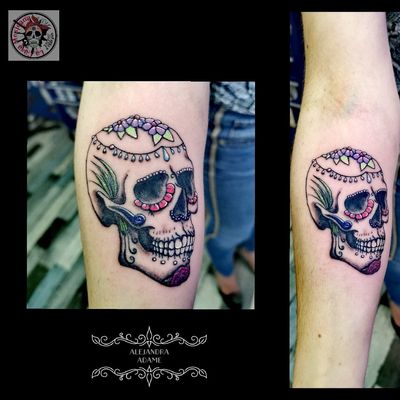 In memory of someone lost... A sugar skull for her first tattoo... 💕💀❤️💀💕💀❤️💀💕💀❤️ #tattoo #tatuaje #tatouage #skulltattoo #tatuajecalavera #tatouagecrane #sugarskulltattoo #sugarskulltattoos #tatuajecalaveradeazucar #tatouagecranedesucre #skull #calavera #crane #sugarskull #calaveradeazucar #cranedesucre #tattoodo #tattoolover #tattoolovers #ferneyvoltaire #tattooferneyvoltaire