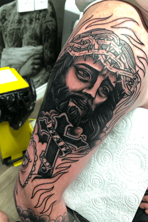 Progress on Karl’s arm 💪🏼The cross was already there, everything else from the elbow up is fresh.@shaneboulgertattoo@shaneboulgerbng#jesustattoo #jesustattoos #jesushead #religioustattoos #religioustattoo #religioussleeve  #sleevetattoo #handtattoo #handtattoos #necktattoo #necktattoos #dublintattoostudio #dublintattooartist #dublintattoo