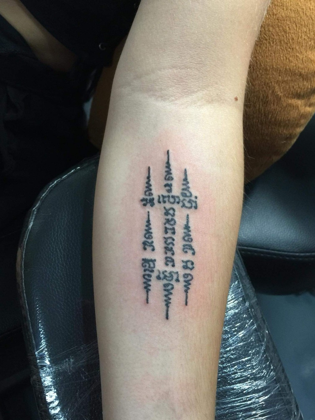 Thai Tattoo Café  Yant  Jarake success kindness and good fortune By   Thai Hand Poke Artist Ajarn Keng Booking  paengthaitattoocafecom   6625900214 thaitattoocafe THAI TATTOO CAFÉ  Sak Yant