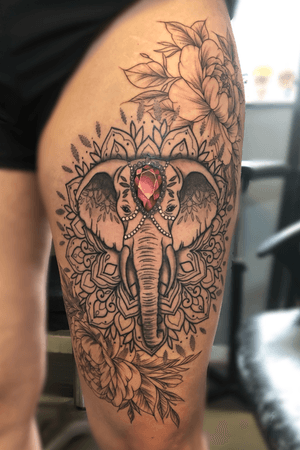 Elephant mandala 💕🐘 #tattoo #elephanttattoo #mandalatattoo #dotwork #linework #flowertattoo #peony #diamondtattoo #colourtattoo #fun #love