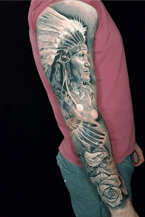 We are absolutely in love with this  Native American sleeve that Marie (@marieterry_tattooartist) did recently! 🏹✨