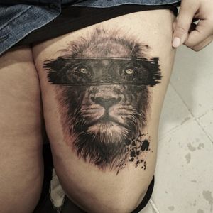 "Family's lion" - cover-up of old tattoo. ▪ #тату #лев #trigram #tattoo #lion #inkedsense #tattooist #кольщик