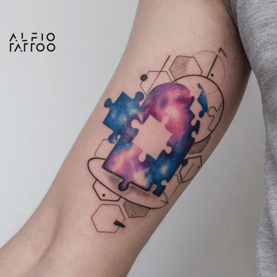 Design y tattoo by Alfio. Buenos Aires - Argentina / alfiotattoo@gmail.com / #galaxy #geometrictattoos #window #fineline #art #tattoodesign #alfiotattoo #composition #tattoocolor #finelinetattoo #watercolor #watercolortattoo #tattoo #tattooart #tattooartist