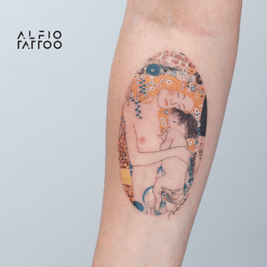 Tattoo by Alfio. Buenos Aires - Argentina / alfiotattoo@gmail.com / #klimt #mother #fineline #art #alfiotattoo #tattoocolor #finelinetattoo #tattoo #tattooart #tattooartist