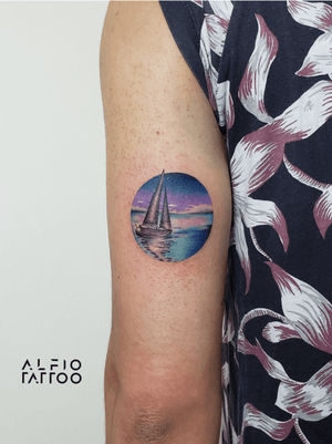 Design y tattoo by Alfio. Buenos Aires - Argentina / alfiotattoo@gmail.com / #sea #mar #barcos #geometric #art #tattoodesign #alfiotattoo #boat #tattoocolor