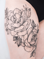 #crushonline #peony #fineline #dotworktattoo #graphic #flowers #floral