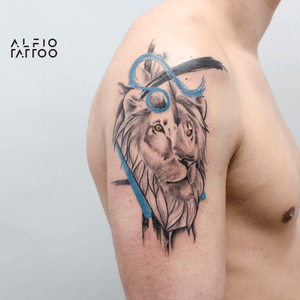 Design y tattoo by Alfio. Buenos Aires - Argentina / alfiotattoo@gmail.com / #lion  #abstractart  #liontattoo  #geometric #art #tattoodesign #alfiotattoo #composition #tattoocolor
