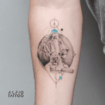Design y tattoo by Alfio. Buenos Aires - Argentina / alfiotattoo@gmail.com / #lion #liontattoo #geometrictattoos #fineline #art #tattoodesign #alfiotattoo #composition #tattoocolor #finelinetattoo #tattoo #tattooart #tattooartist #dotwork #realistic