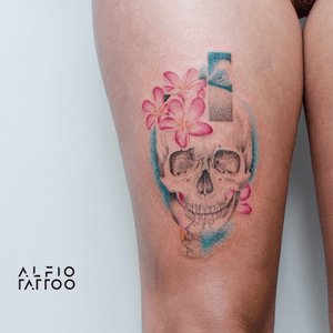 Design y tattoo by Alfio. Buenos Aires - Argentina / alfiotattoo@gmail.com / #skull  #skullart  #flowers  #geometric #surf #tattoodesign #alfiotattoo #composition #tattoocolor #dotwork #realismo