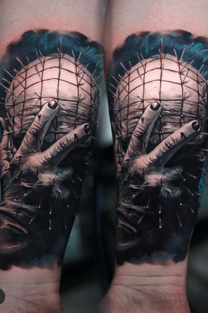 Edgar (@edgarivanov) and his client had loads of fun raising a little hell with this amazing Pinhead portrait! 👹 (Original art by #timbradstreet!)
