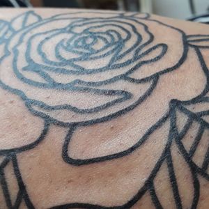 Bold line.@diaspora.tattoo #diasporatattoo #tattoobrasilia #tattoo2me #blackworktattoo #tattoo #tatuadoras #tatuadoresbrasileiros #flashtattoo #inspirationtattoo #tattooinspiration #tatuecomumamina #customtattoo 