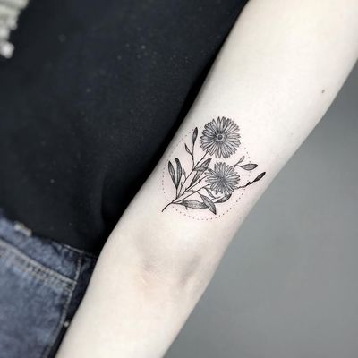 Birth month flower tattoo by Alina Bunami #AlinaBunami #aster #birthmonthflowertattoos #birthmonthflowers #flowertattoo #flowers #florals #petals #blooms #leaves #nature #plant #birthmonth