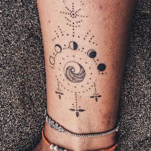 Hand Poke Tattoo: Mystical Dotwork de Ink & Earth # Ink & Earth #InkandEarth #handpoketattoo #nonelectrictattoo #handpoketattoo #handpoke #dotwork #sun #moon #tribal #pattern #moon #wave