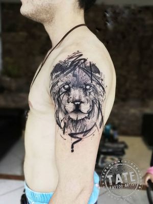 Sketchie lion... Follow me on Instagram tatetattooartist 