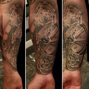 Fully #healed half #compass half #clockEverything is designed by me and 100% original Hit me up to get tattooed 818-621-6604 #sleevetattoo #nofilter #mywork #armeniantattooartist #armenian #hustle #TattooArtist #original #inked #LosAngeles #tattoos#inkedup #inkedmag @BishopRotary #BishopRotary #hollywood #california #westcoast #art #tattoo #ink #bnginksociety #blackandgreytattoos #inksav #northhollywood #custom ...@skinart_mag #skinartmag#tattooartistmagazine @superb_tattoos@tattooculturemagazine@tattoo_art_worldwide  @inkedmag @inksav@bnginksociety @BishopRotary @tattoos_of_instagram@tattoolifemagazine @inkjunkeyz #inkjunkeyz