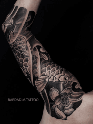 Japanese tattoo. Koi japanese tattoo. @bardadim.studios #japanesetattoo #japaneseink #inked #japanesesleeve #koitattoo #koisleeve #asiantattoo #irezumi #wabori #traditionaltattoo #irezumicollective #magicmoonneedles #fitnessmotivation #fitness #tattoovideo #nyctattoo #tattoovideos #ttt #wtt #tttism #tattoo #tattooartist #tattooideas #blackandgreytattoo #colortattoo #tattoodo #tat 