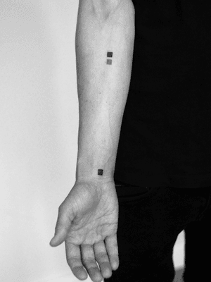 #minimal #minimaltattoo #linework #line #abstractart #abstract #geometric #geometrytattoo #geometrictattoo #design #blackwork #black #ink #tattooed #tattooing #blacktattoo #lessismore #tattooartist #tattooart #trojmiasto #tattoo #gdansk #xystudio