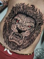 Black work lion stomach piece Insta: @leigh_tattoos Fb: leighstca Studio: @loco_tattoo Sponsored by: @heliostattoo  @h2oceanloyalty . . . . #goldcoast #tattoo #tattoos #tat #inspirationtattoo #tattooist #tattooartist #tattooart #ink #inked #tattooedgirls #tattooedguys #inkgeeks #bestoftheday #greywash #superbtattoos #heliostattoo #sullenclothing #radtattoos  #Loyalty4Life #H2Ocean #tattooistartmagazine #blackwork #tattoodo #liontattoo #blackinkart #blackink #stomachtattoo #linework #lineart