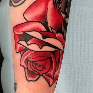Check out this piece from the other day!.#dannytattoos #darkagetattoo #dentontx #dentonsquare #dentontattooartist #dfwtattoos #dentontattoos #tattooartist #axysrotary #rose #wolf 