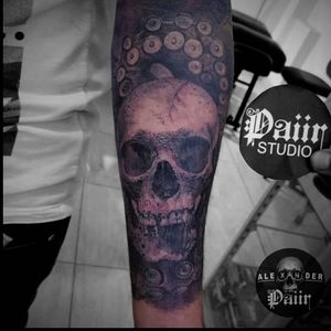 ~ Skull 🔥@PaiirStudio Para citas y cotizaciones: - WhatsApp 314-453-2275 #Tattoo #Tatuaje #TattooArt #Skull #Tattoos #Tatuajes #Bogotá #RealisticTattoo #Amazing #Man #Men #Calavera #BlackAndGray #Art #Best #Pulpo #Realismo #FreeHand #Antebrazo #Craneo #SkullTattoo @thomascarlijarlier