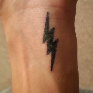 ⚡Lightning Bolt⚡In memory of a lost friend that I thought was strong minded, and was a strong character but ended up taking his life. And it has meaning towards myself, staying strong in tough situations and having a strong will, mind and soul. 