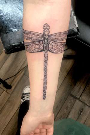 Pretty dragonfly tattoo from today, that’s a lotta lines 😆 . . #fbitattoolondon #tattoodesign #dragonfly #dragonflytattoo #linetattoo #lineworktattoo #linework #blackwork #blackworktattoo #blackworkers #femininetattoo #londontattoo #tattoolondon #wings #wingstattoo #bug #insect #insecttattoo