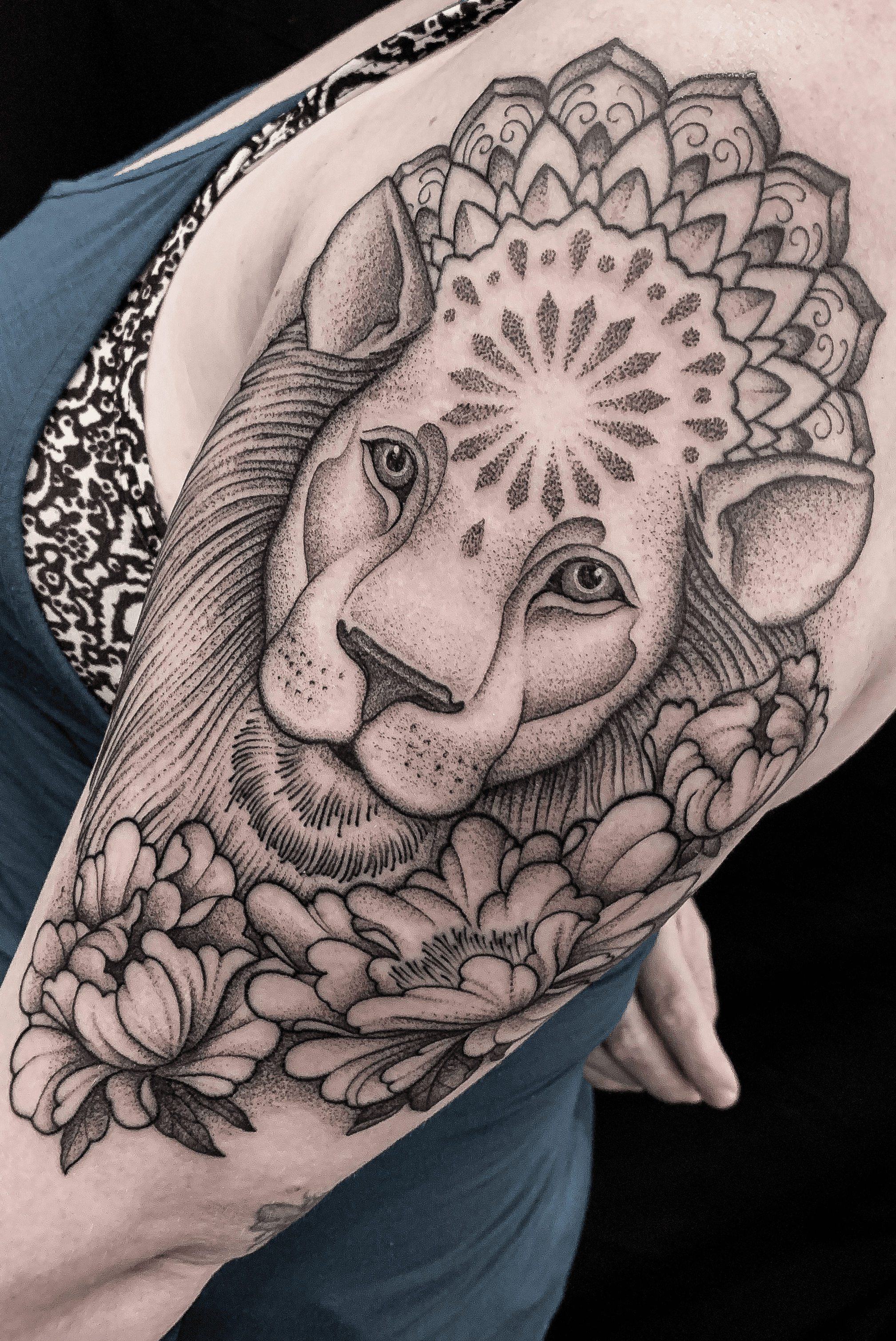 Tattoo uploaded by Alan Lott • Super fun lion/mandala piece from the other  day! • Tattoodo