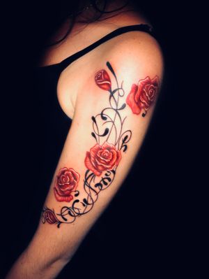 Tatuaje rosas #rosa#tatuajerosa#rosatatuaje#tatuajebarcelona#tattoorose#rose#rosetattoo#