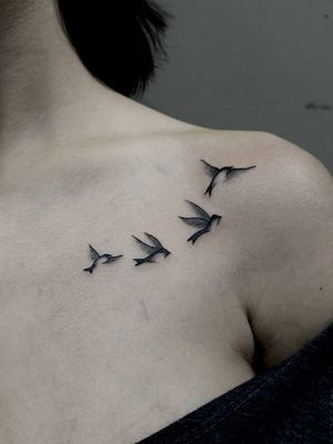 Black birds shoulder birds golondrinas blackwork mini tattoos 
