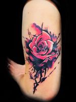 Tatuaje rosa aquarel #tatuajerosa#rosacolor#tatuajeaquarel#aquarel#aquarelrosa#tattoorose#tatuajecolor#rose#rosa#tatuajecolor#tattoocolor#tatuaje#tatuajebarcelona