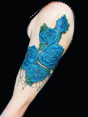 Tatuaje rosa con colores #tatuajerosa#rosa#rosatatuaje#color#tatauajebarcelona#tattoorose#rose#color#rosetattoo#tattoocolor#tattoobarcelona