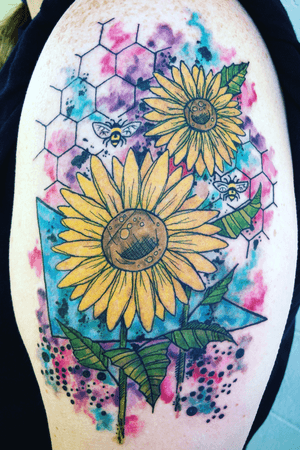 Custom designed sunflowers and bees! #abstracttattoo #watercolortattoo #sunflowertattoo #trashpolka #eternalinks #staugustinetattooartist #floridatattooartist 