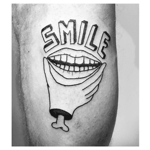 Smile ———————————————— Get an appointment via weirdworld.tattoo@gmail.com ———————————————— #smiletattoo #tattoosmile #mouthtattoo #teethtattoo #handtattoo #ignorantland #ignoranttattoo #ignorantstyle #ignorantstyletattoo #darkartist #blacktattooart #simpletattoo #nadinesinabeck #berlintattoo #tattooberlin #berlin #dotworktattoo #tattrx #tttism #blackink #linework #lineworktattoo #contemporarytattoo #blackworkerssubmission #blacktattooart #darkartists #tattoodo #blacktattoo #btattooing #blackworkers #blackworktattoo