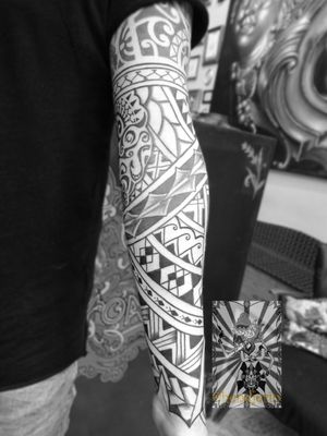 The Last sessions of Customs Freehand  Neo Polynesian.This tattoo motifs are based on his own personality,  life and stories, not a random motifs in. Each Neo Polynesian design I did are only wear by 1 person.Follow me for more work like this.#tattooist #tattoo #tattoodesign #tattooartist #tattooart #berlintattoo #berlintattooist #berlintattooartist #indonesiantattooartist #polynesiantattoo #maoritattoo #neopolynesiantattoo #cleanlinestattoo #blackworktattoo #lineworktattoo #meaningfulltattoo #freehandtattoo  #tattoer #tattoolovers #customstattoo  #tatau #berlin #inked #hendjerin  #fullsleevetattoo #tribetattoo #berlinfinest #tribaltattoo #blackwork 
